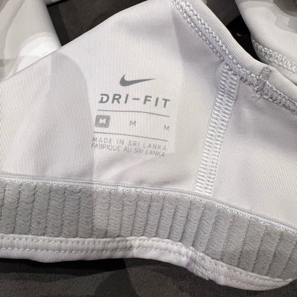 Nike Women's dri-fit White Sports Bra - Picture 4 of 4